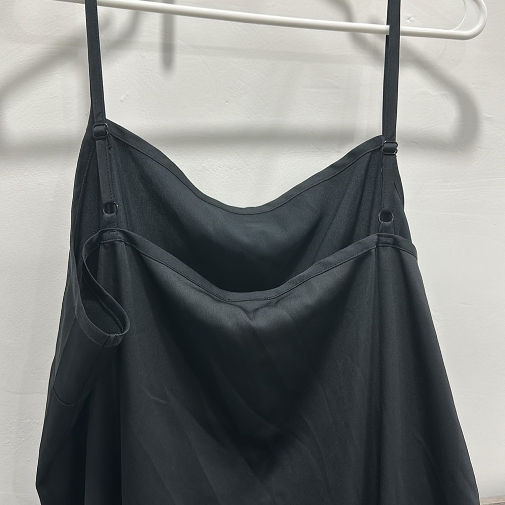 Amazon Slit Dress - Picture 3 of 6